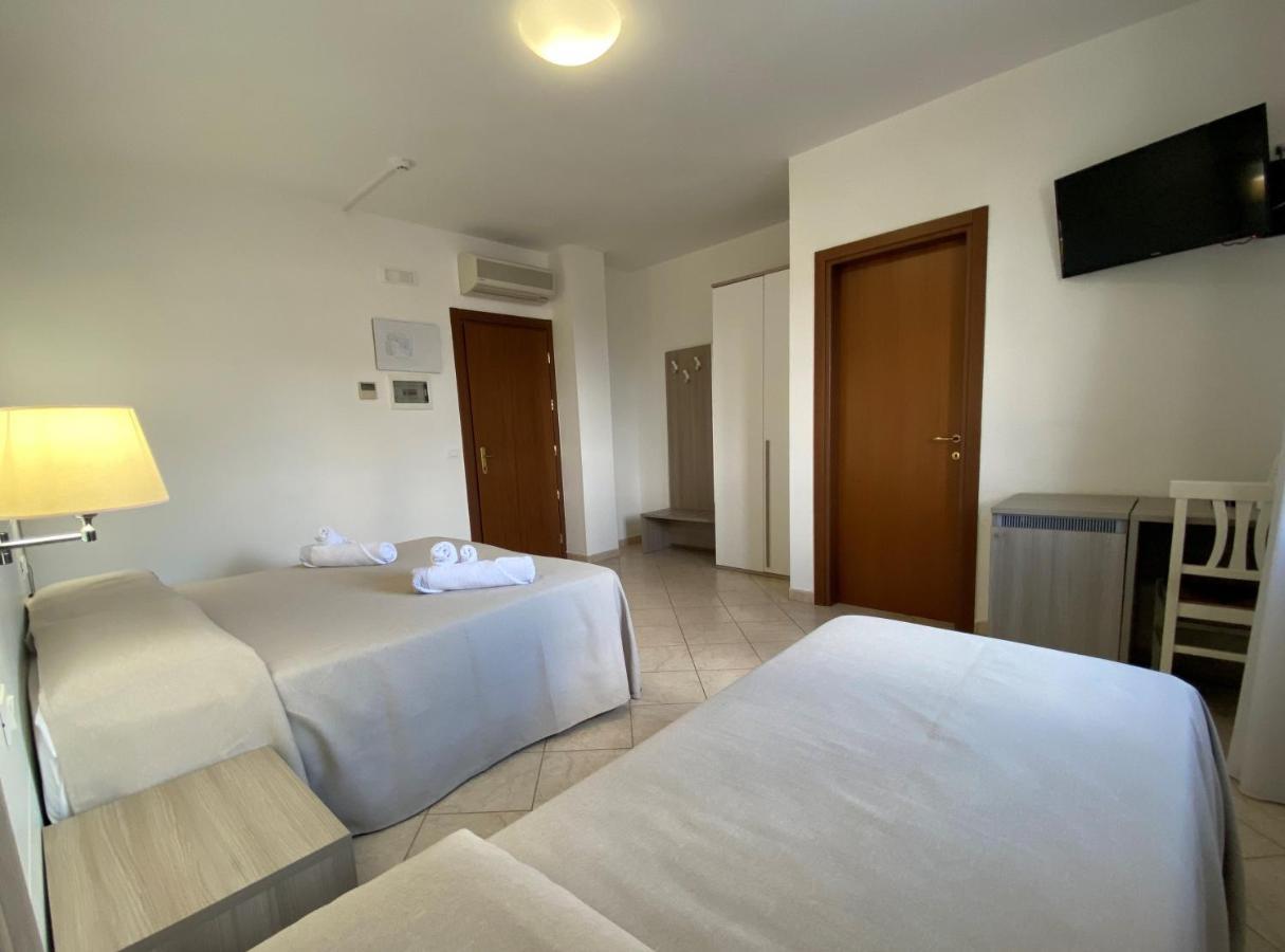 Hotel Victoria 토레 산타 사비나 외부 사진
